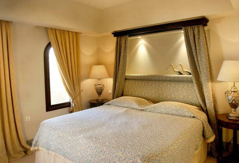 جناح جونيور, Le Convivial Luxury Suites & Spa