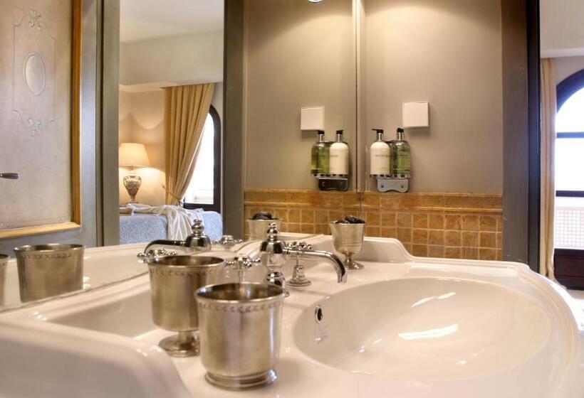 جناح جونيور, Le Convivial Luxury Suites & Spa