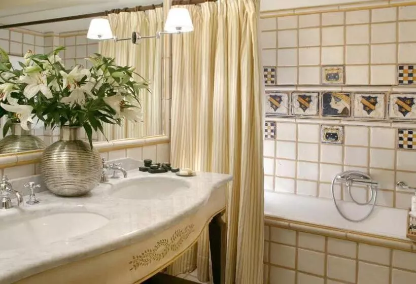 スイート, Le Convivial Luxury Suites & Spa