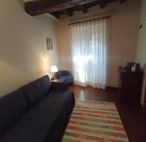 اتاق خانوادگی, Locanda Del Glicine