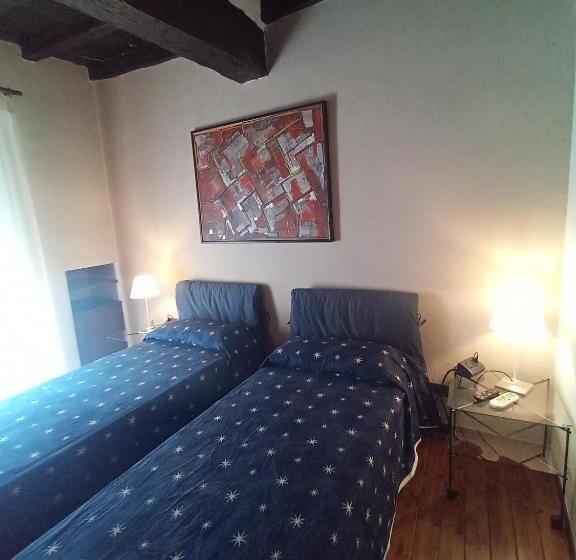 اتاق خانوادگی, Locanda Del Glicine