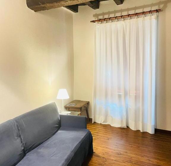 اتاق خانوادگی, Locanda Del Glicine