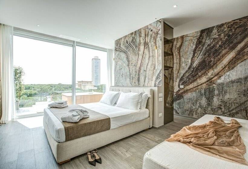 جناح جونيور, Luxor