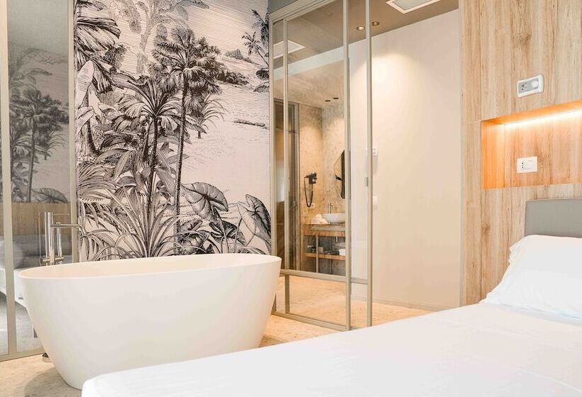 جناح جونيور, Luxor