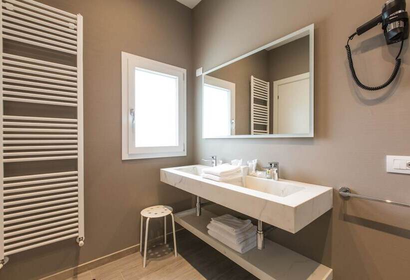 جناح جونيور, Luxor