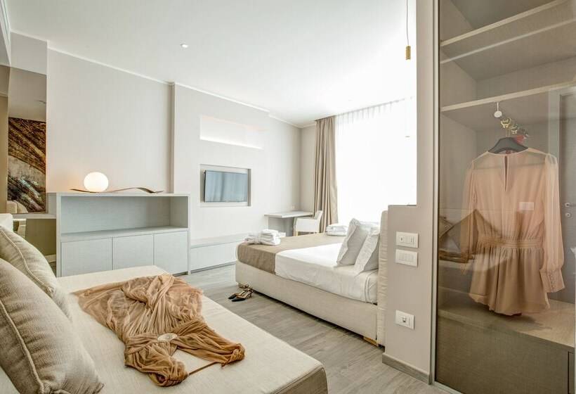 جناح جونيور, Luxor