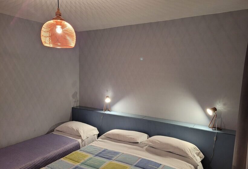 غرفة قياسية ثلاثية, Mare Nostrum Petit Hôtel