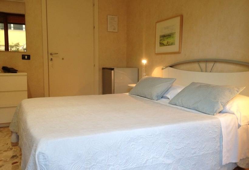 غرفة قياسية, Mare Nostrum Petit Hôtel