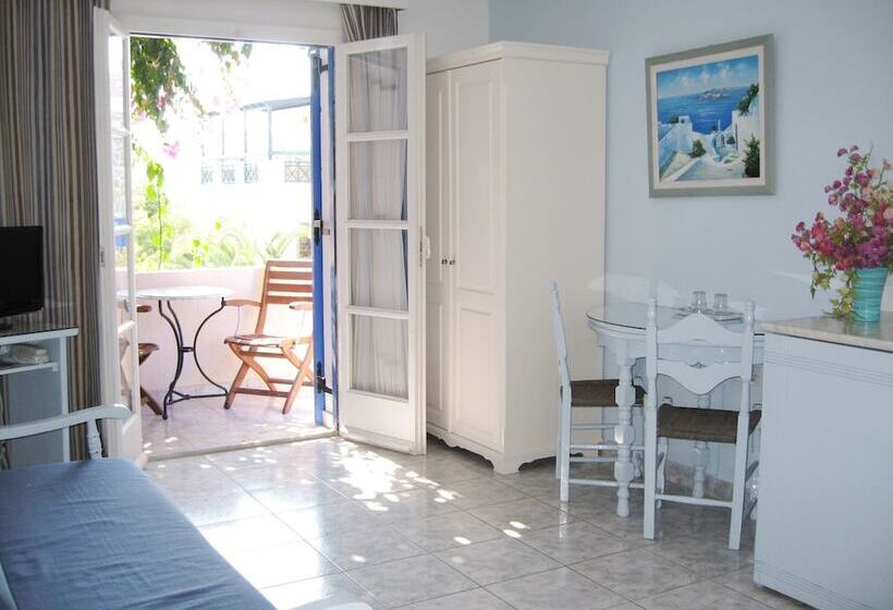 Полулюкс, Paradise Resort