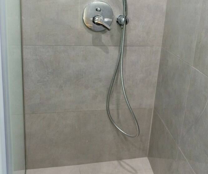 스탠다드 룸 바다 전망, Renieris