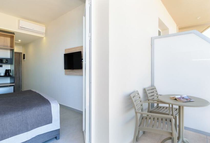 스탠다드 룸 바다 전망, Renieris