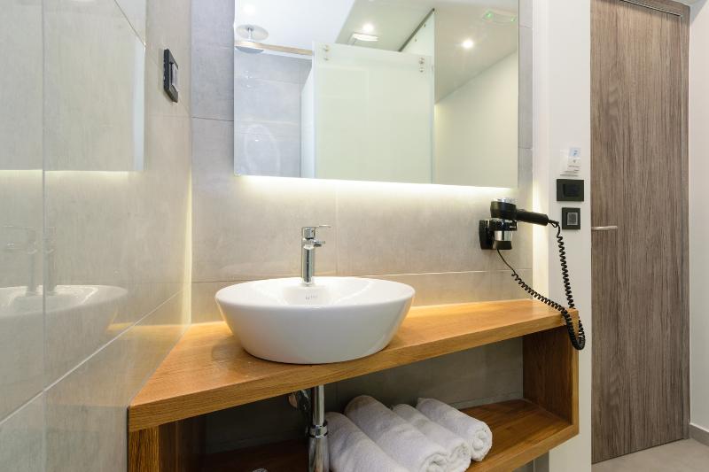 스탠다드 룸 가든 전망, Renieris