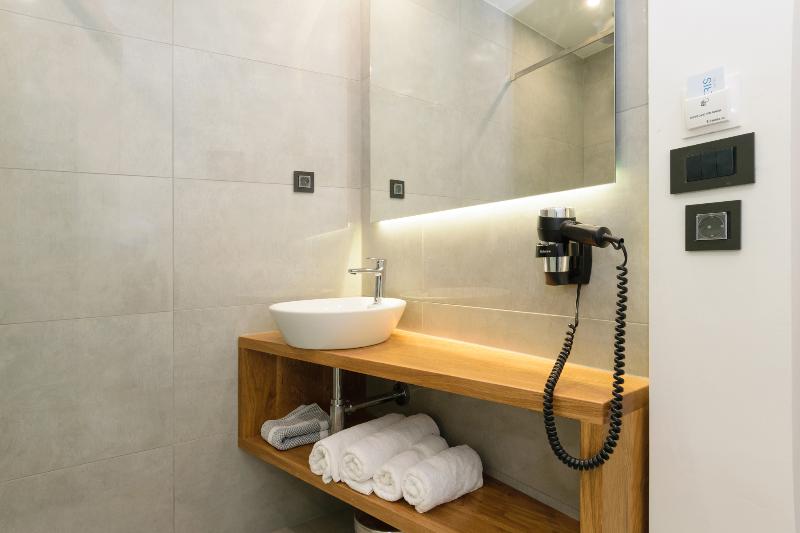 스탠다드 룸 가든 전망, Renieris