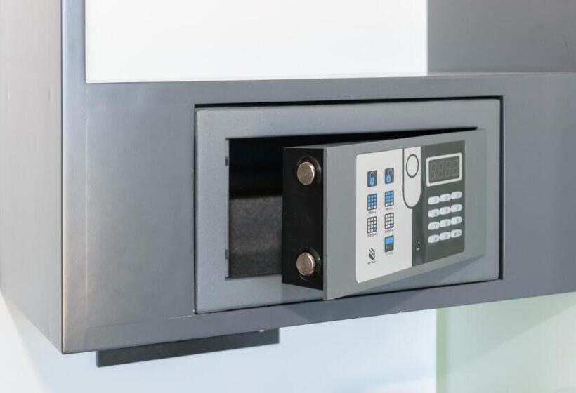 스탠다드 룸 바다 전망, Renieris