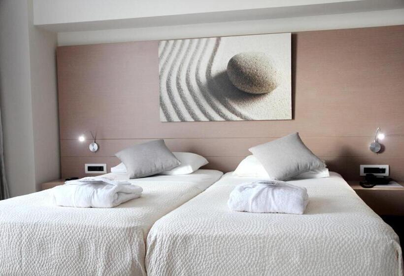 주니어 스위트 바다 전망, Renieris