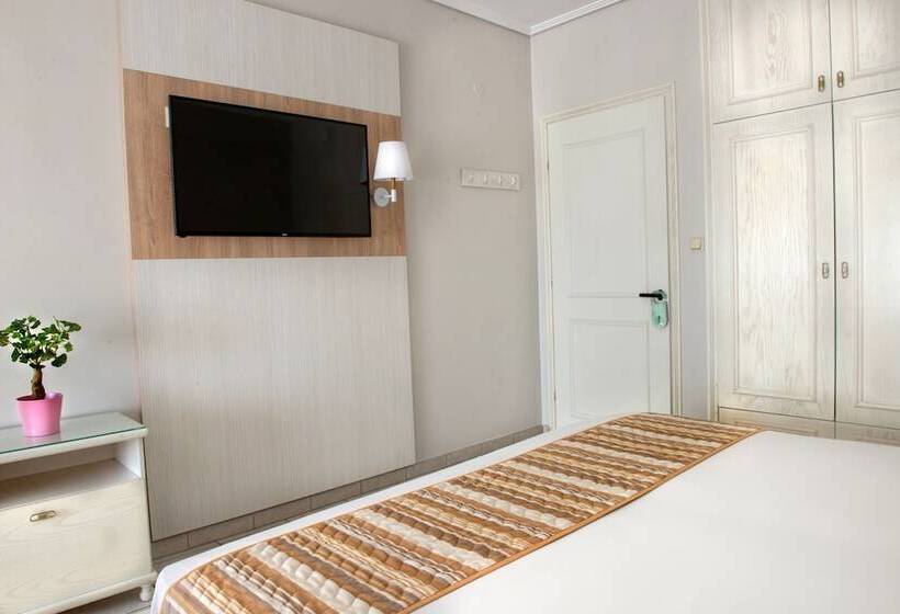 Номер Стандарт Трехместный, Strass