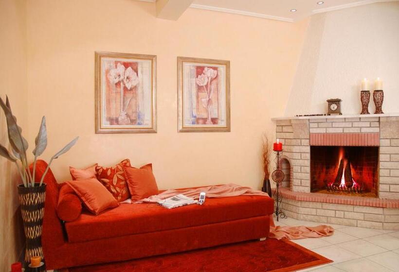 סוויטה דלוקס, Strass