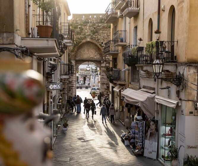 Classic room with balcony, Taodomus Boutique