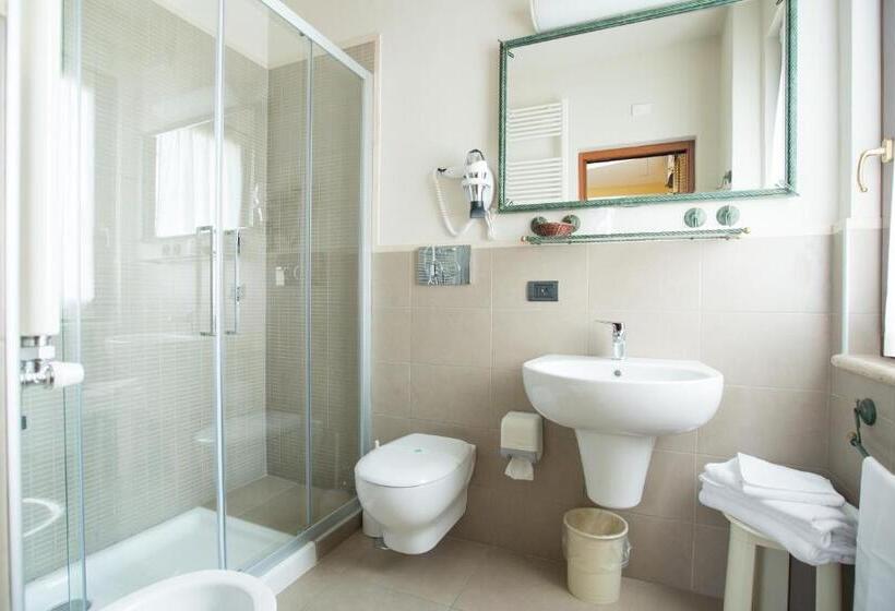 غرفة قياسية ثلاثية, Terra Umbra