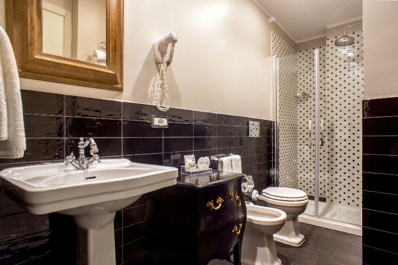 اتاق استاندارد, The B Place