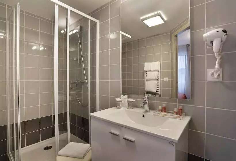 اتاق استاندارد چهار تخته, The Originals City, Hôtel Les Thermes De L Avenue, Dax