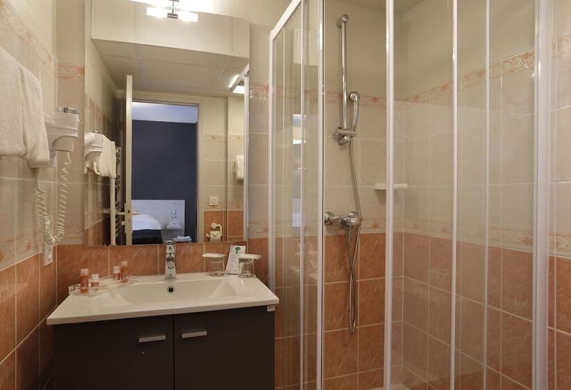 Четырехместный Номер Стандарт, The Originals City, Hôtel Les Thermes De L Avenue, Dax