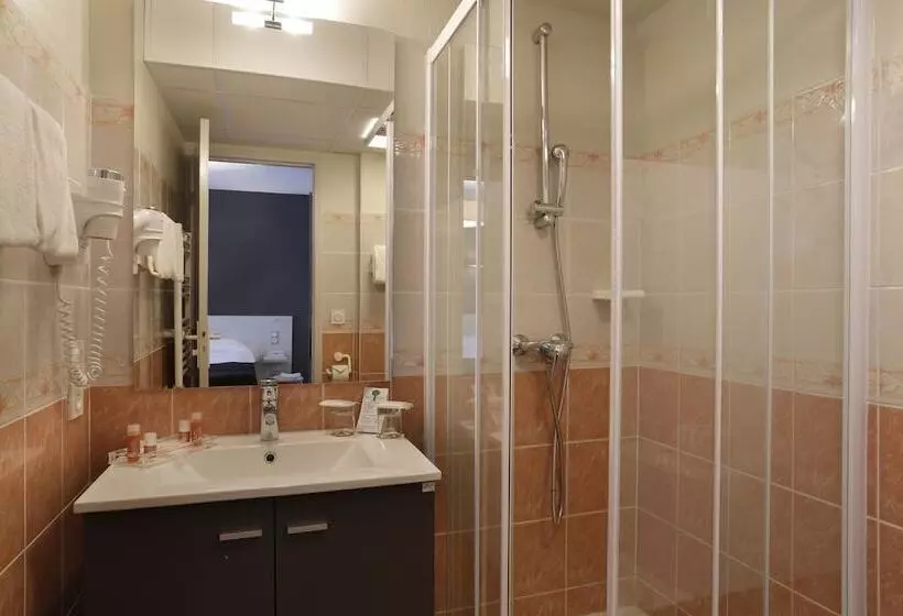 اتاق استاندارد چهار تخته, The Originals City, Hôtel Les Thermes De L Avenue, Dax