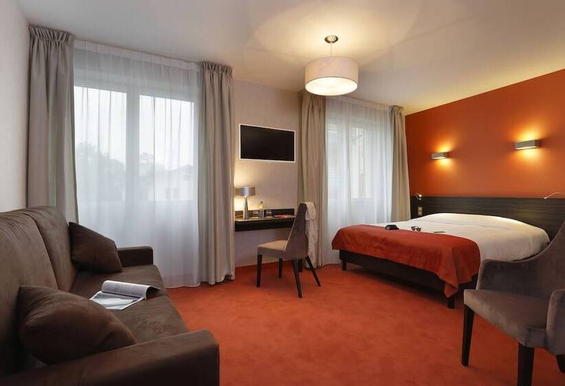 Четырехместный Номер Стандарт, The Originals City, Hôtel Les Thermes De L Avenue, Dax