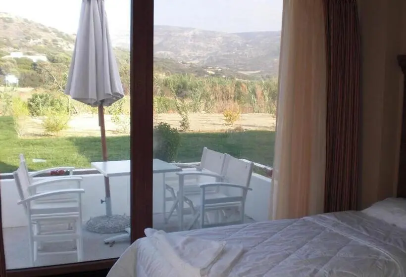 Suite, Valley Village