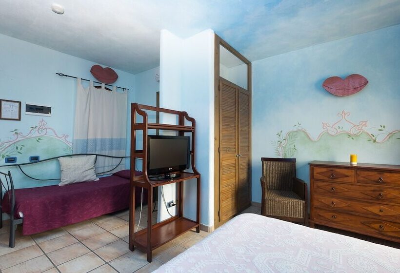 スタンダードトリプルルーム, Villa Madau