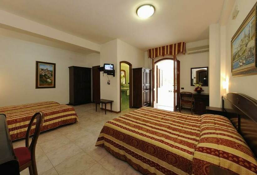 Номер Стандарт Вид на Сад, Villa Scapone