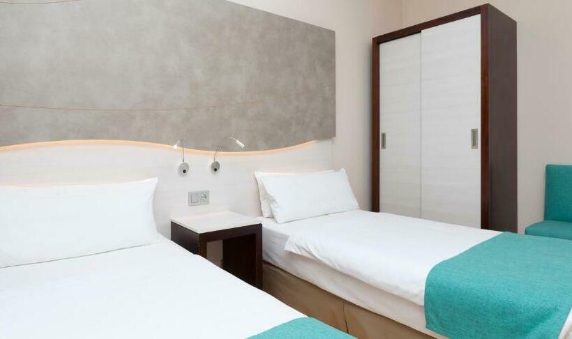 家庭间, Impressive Playa Granada Golf