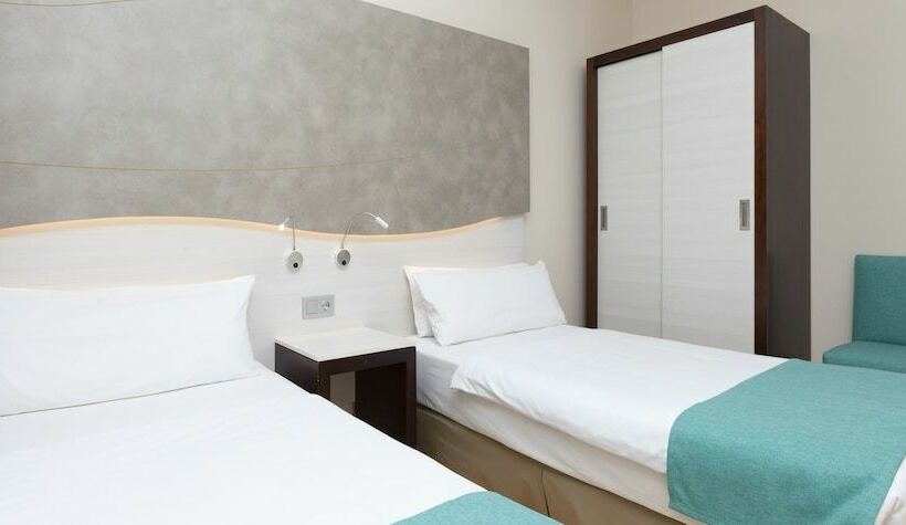 家庭间, Impressive Playa Granada Golf