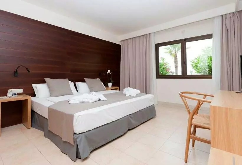سوییت جونیور با چشمانداز دریا, Impressive Playa Granada Golf