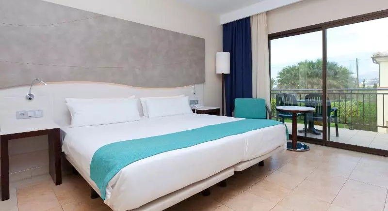 اتاق خانوادگی, Impressive Playa Granada Golf
