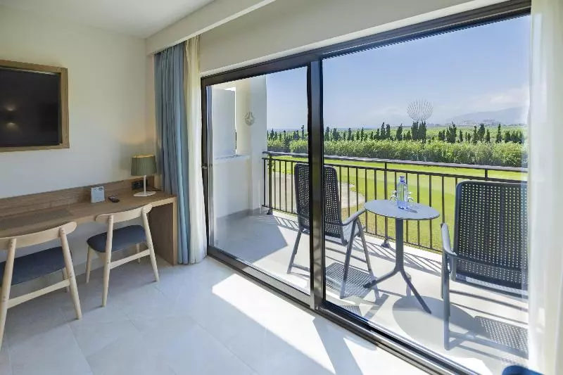 اتاق اساندارد با چشمانداز جانبی به دریا, Impressive Playa Granada Golf