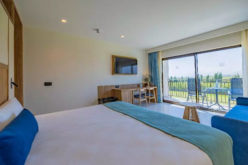 اتاق اساندارد با چشمانداز جانبی به دریا, Impressive Playa Granada Golf