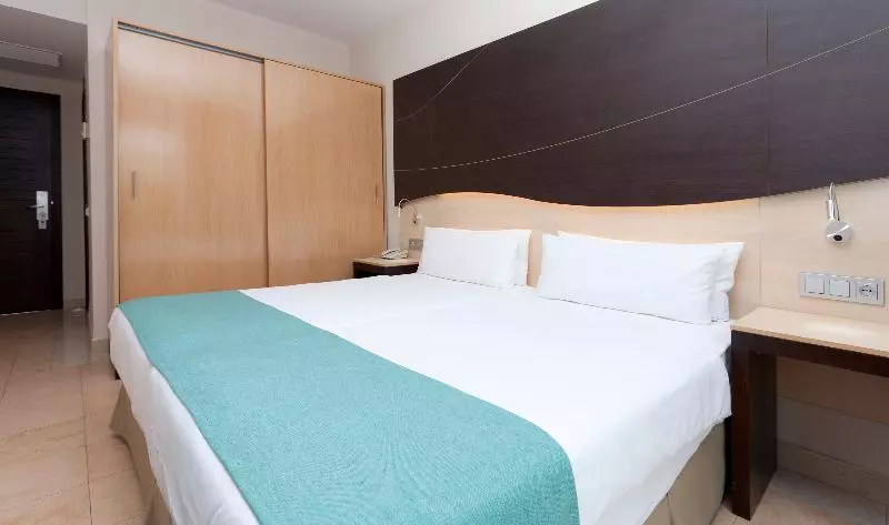 اتاق اکونومی, Impressive Playa Granada Golf