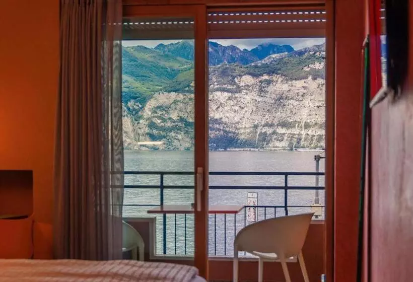 Standard Kolmen Hengen Huone Parveke, Ambienthotel Primaluna