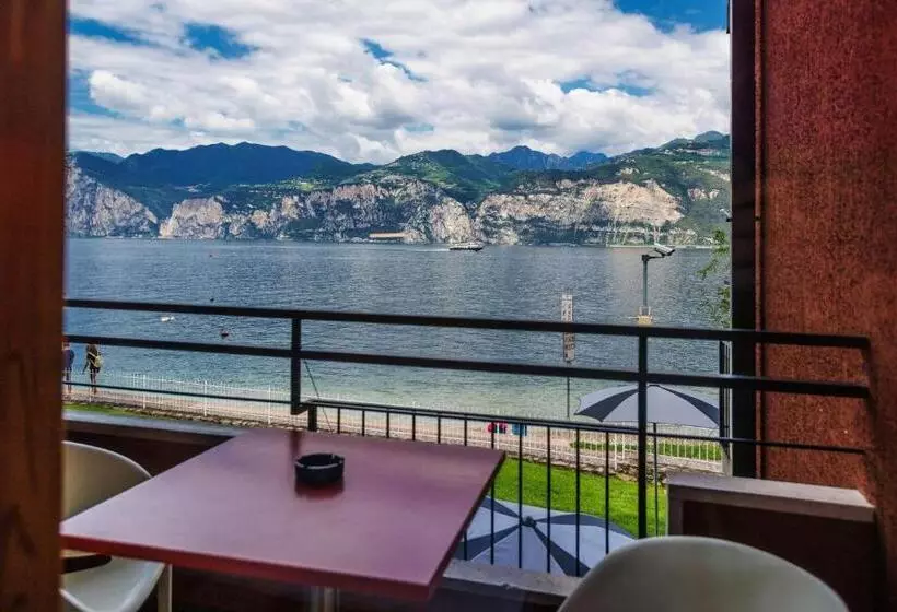Standard Kolmen Hengen Huone Parveke, Ambienthotel Primaluna