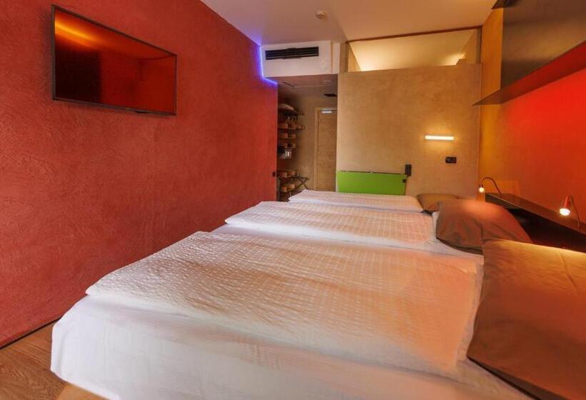 חדר סטנדרט לשלושה עם מרפסת, Ambienthotel Primaluna