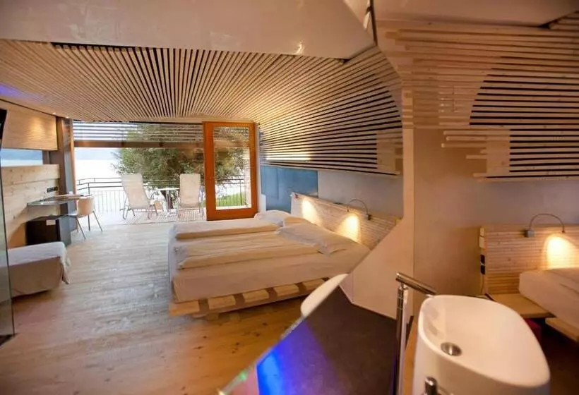 Juniorsviitti Järvinäkymä, Ambienthotel Primaluna