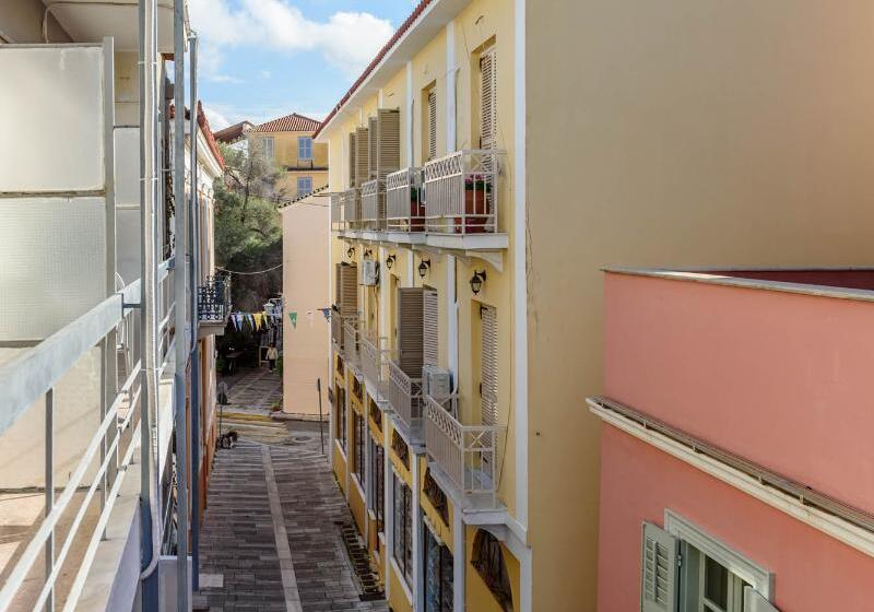 标准三人间, Agamemnon