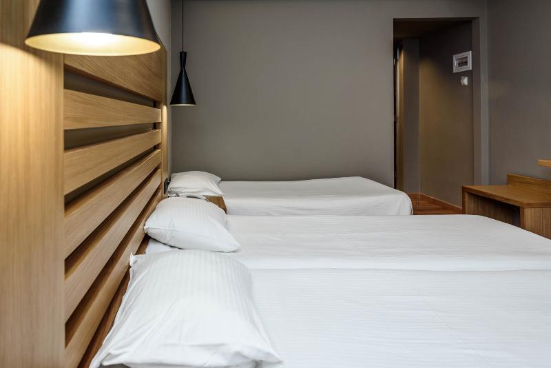 标准三人间, Agamemnon