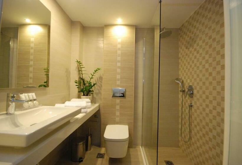 غرفة قياسية ثلاثية, Albatros