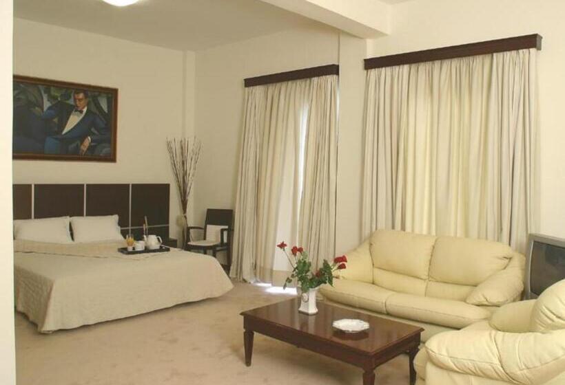 جناح مزود بجاكوزى, Blue Sea Hotel Alimos