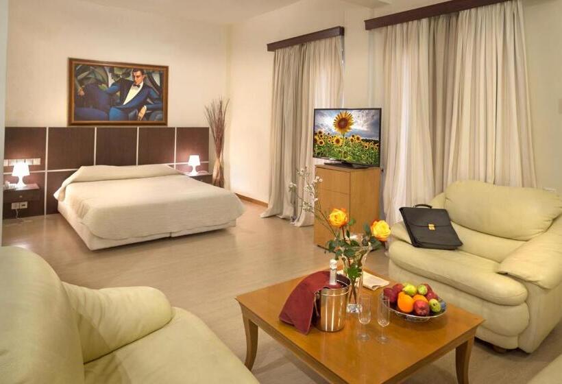 جناح مزود بجاكوزى, Blue Sea Hotel Alimos