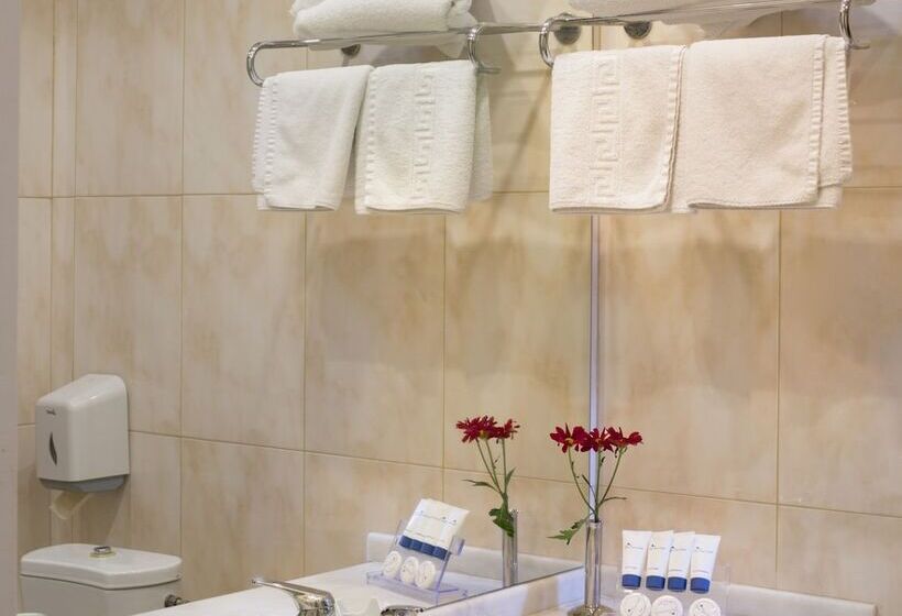 غرفة قياسية ثلاثية, Blue Sea Hotel Alimos