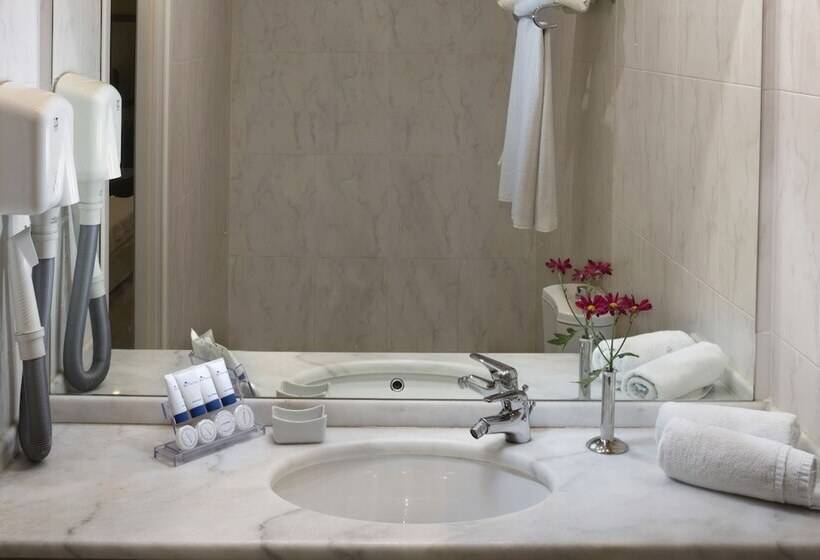 غرفة عائلية, Blue Sea Hotel Alimos