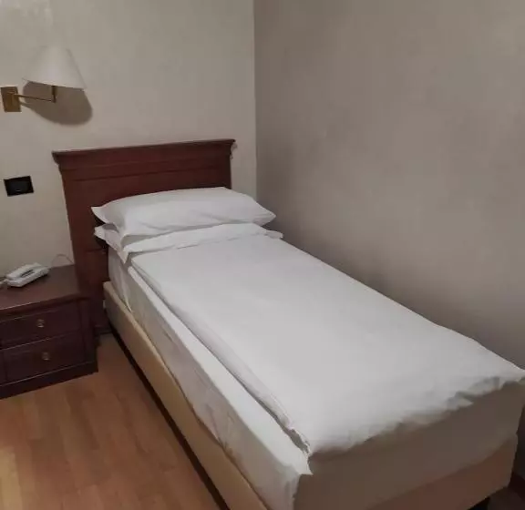 اتاق استاندارد یک نفره, Breuil